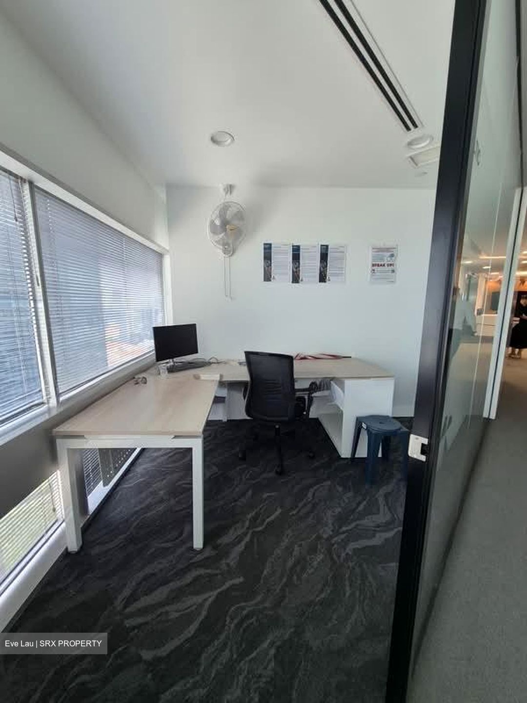 Gateway East (D7), Office #597571921
